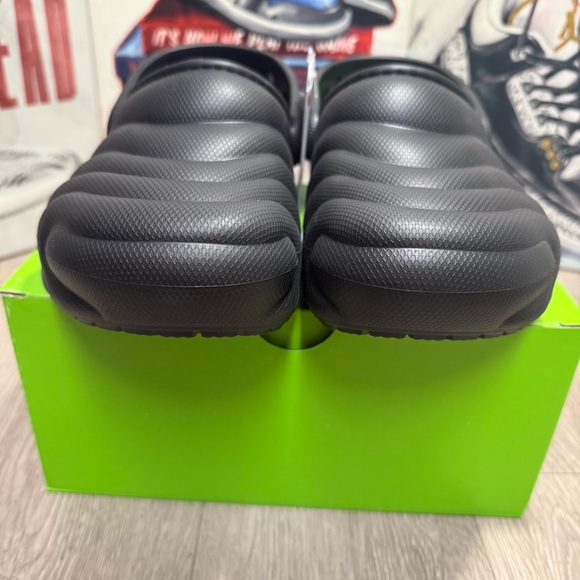 New Crocs Classic Lined Overpuff Clog Black M4/W6, M5/ W7, M6/W8 - Picture 9 of 10